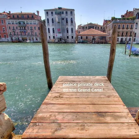 Mocenigo~canalgrande Aperitif Venise