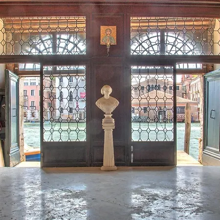 Mocenigo~canalgrande Aperitif * البندقية